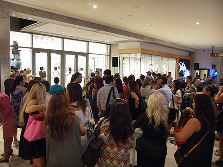 インターナショナルマーケットプレイスのサックスフィフスアベニュー