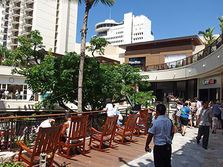 インターナショナルマーケットプレイス