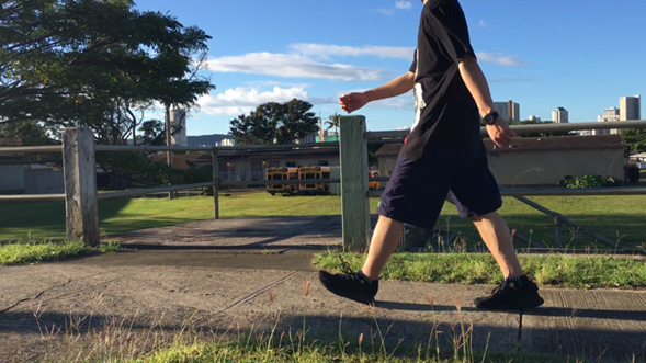 歩行を直せば痛みは治る